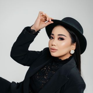 Makpal Nurberdiyeva, логотип