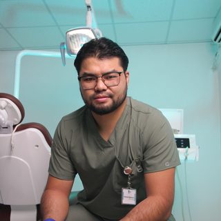 Batyr Dent, стоматология, логотип
