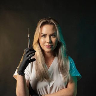 M-Stom, стоматология орталығы, логотип
