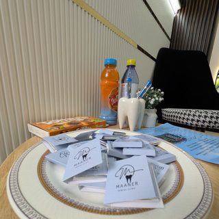 Maaner dental clinic, логотип