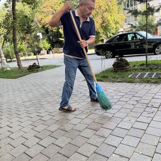 Центр молодежи и семьи, Городской центр репродукции человека, logo