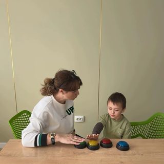 Bravo Kids, logo