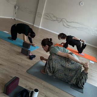 yoga.master.astana, логотип