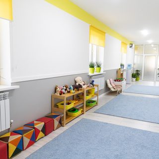 Montessori School, логотип