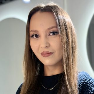 Beauty studio By Kuralay, логотип