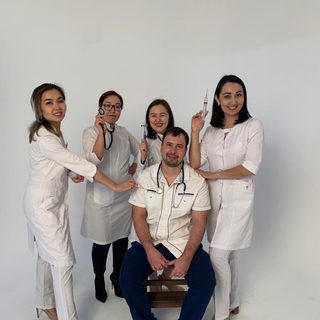 Дамиан и К, логотип