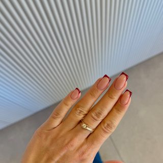 Gulmira Nail Studio, маникюрный салон, логотип