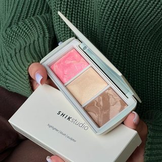 Nude, логотип
