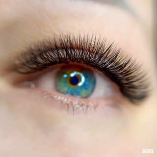 Meruert Lash, логотип