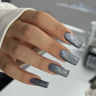 Dianails, логотип