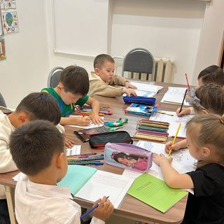 Erketaiym, логотип